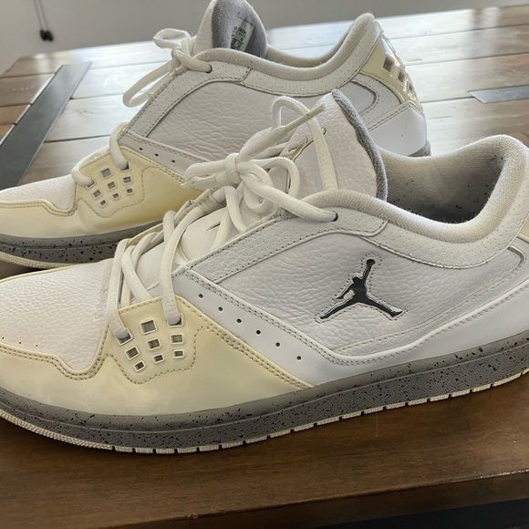 Jordan Flight 1 low - Picture 6 of 7